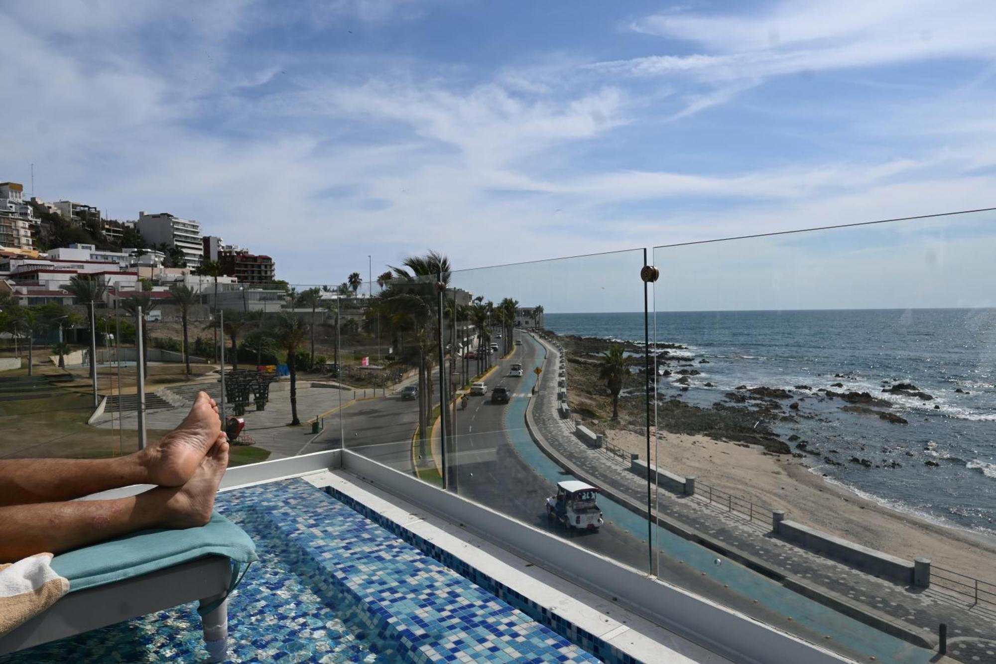 Malecon De Vista Al Mar Alberca Infinity Jacuzzi Gym Apartment *